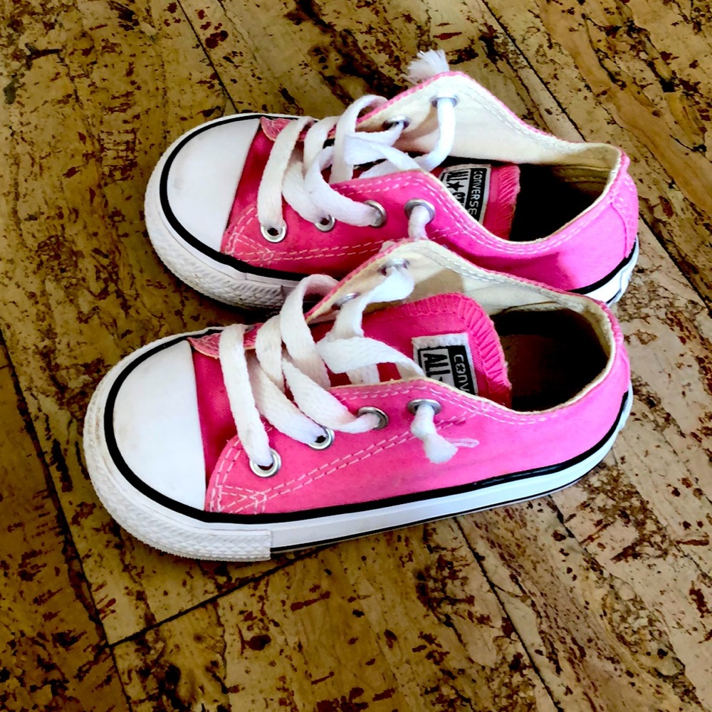 Converse Chuck Taylor All-Stars size 6 pink
